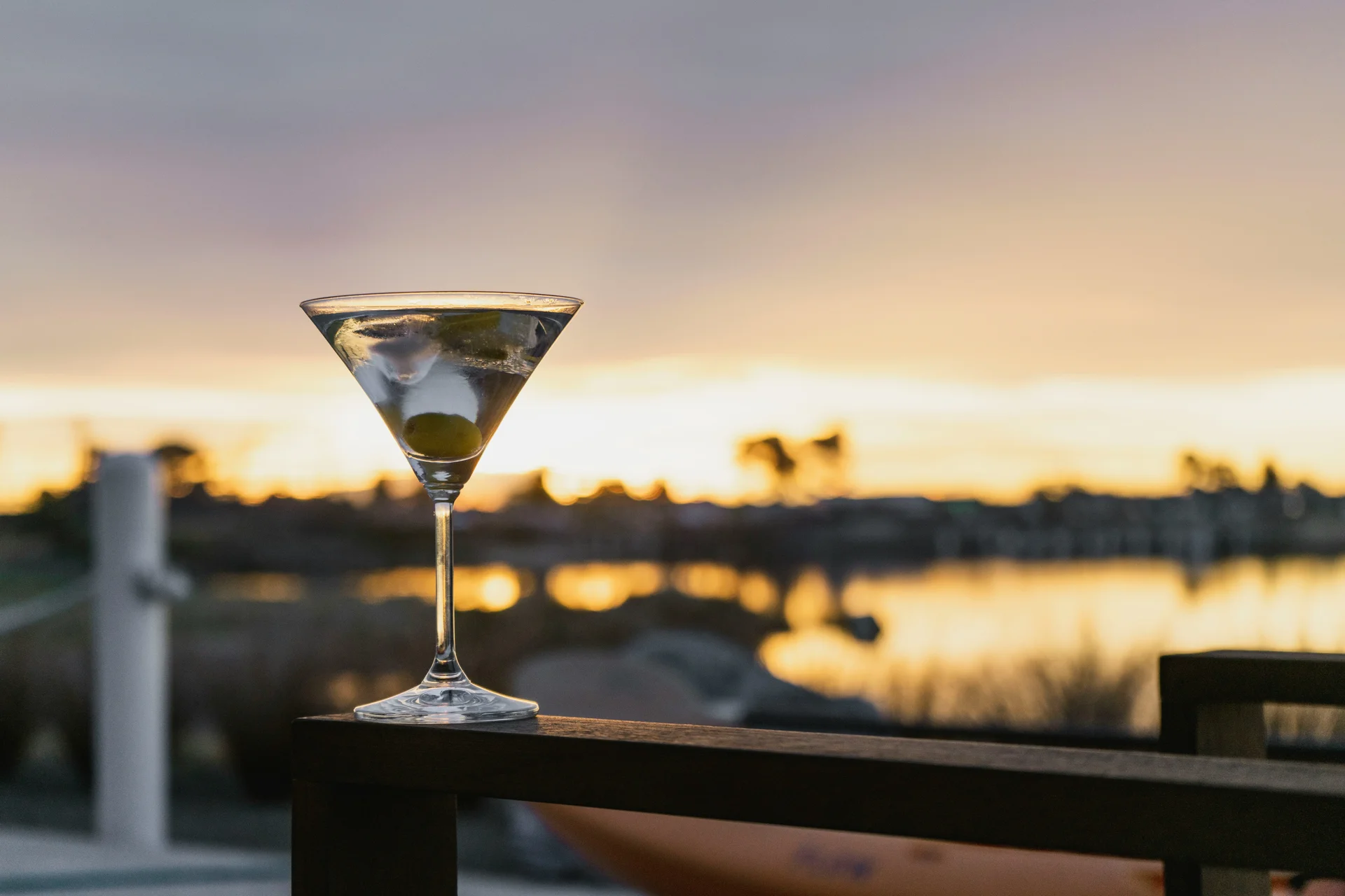 image from The Dry Martini: A Classic Cocktail